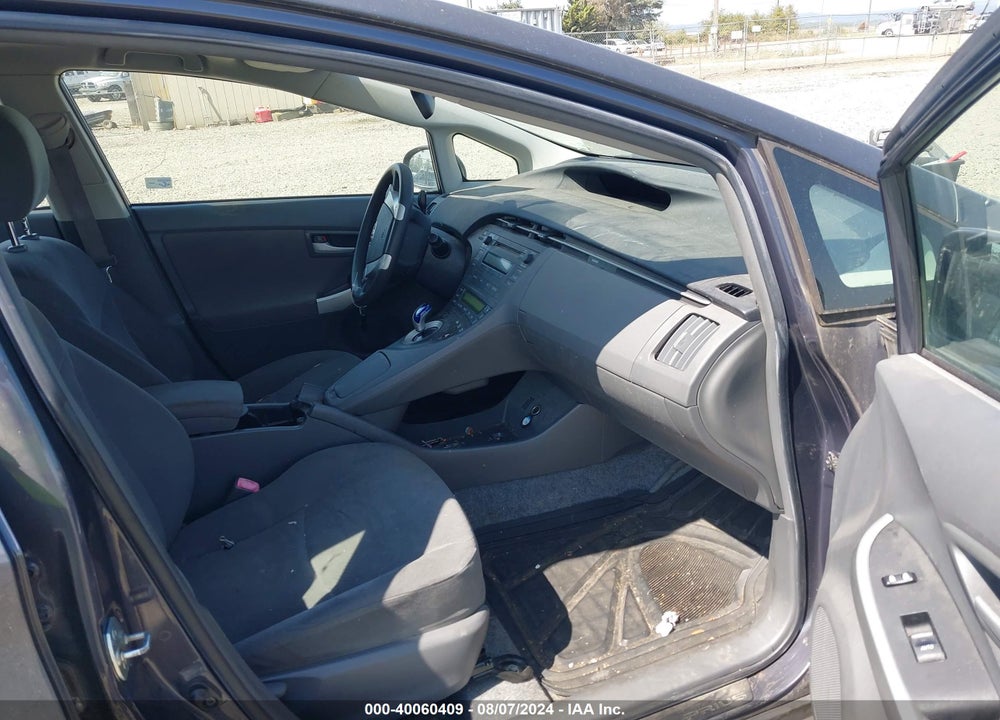 2011 TOYOTA PRIUS TWO VIN: JTDKN3DU0B0287528