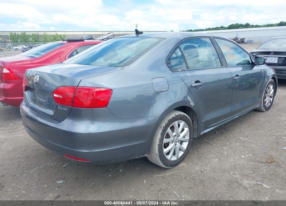 2011 VOLKSWAGEN JETTA 2.5L SE VIN: 3VWDZ7AJ1BM018222