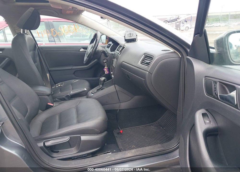 2011 VOLKSWAGEN JETTA 2.5L SE VIN: 3VWDZ7AJ1BM018222