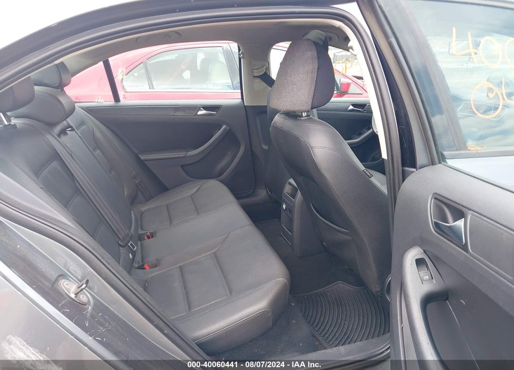 2011 VOLKSWAGEN JETTA 2.5L SE VIN: 3VWDZ7AJ1BM018222