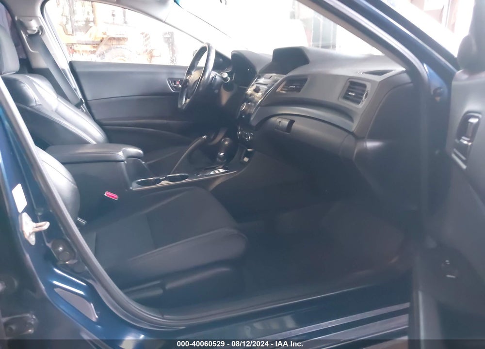 2013 ACURA ILX 2.0L VIN: 19VDE1F34DE008215