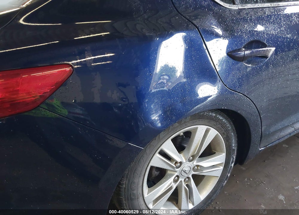 2013 ACURA ILX 2.0L VIN: 19VDE1F34DE008215