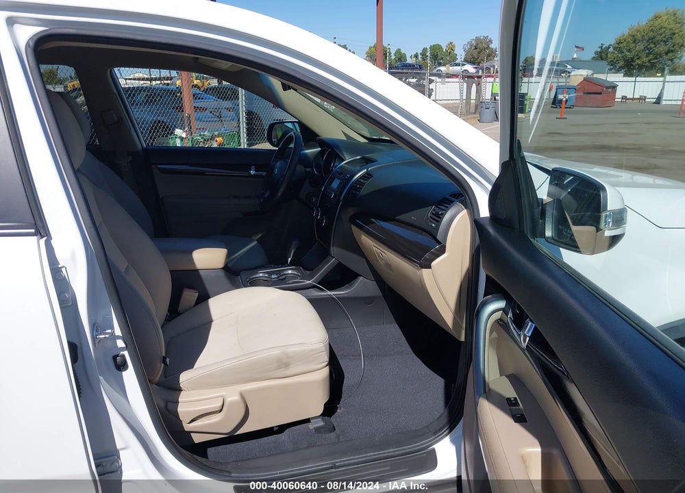 2012 KIA SORENTO LX VIN: 5XYKTDA64CG291935