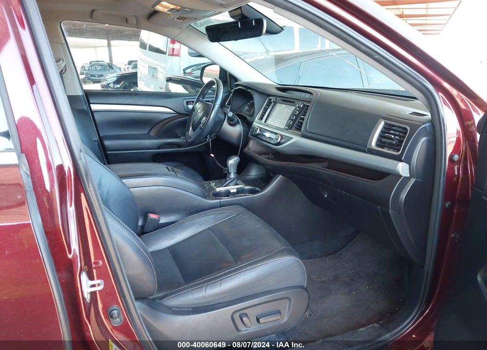 2018 TOYOTA HIGHLANDER XLE VIN: 5TDJZRFH7JS834311