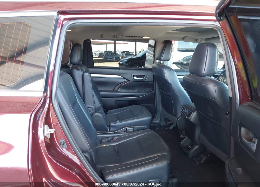2018 TOYOTA HIGHLANDER XLE VIN: 5TDJZRFH7JS834311