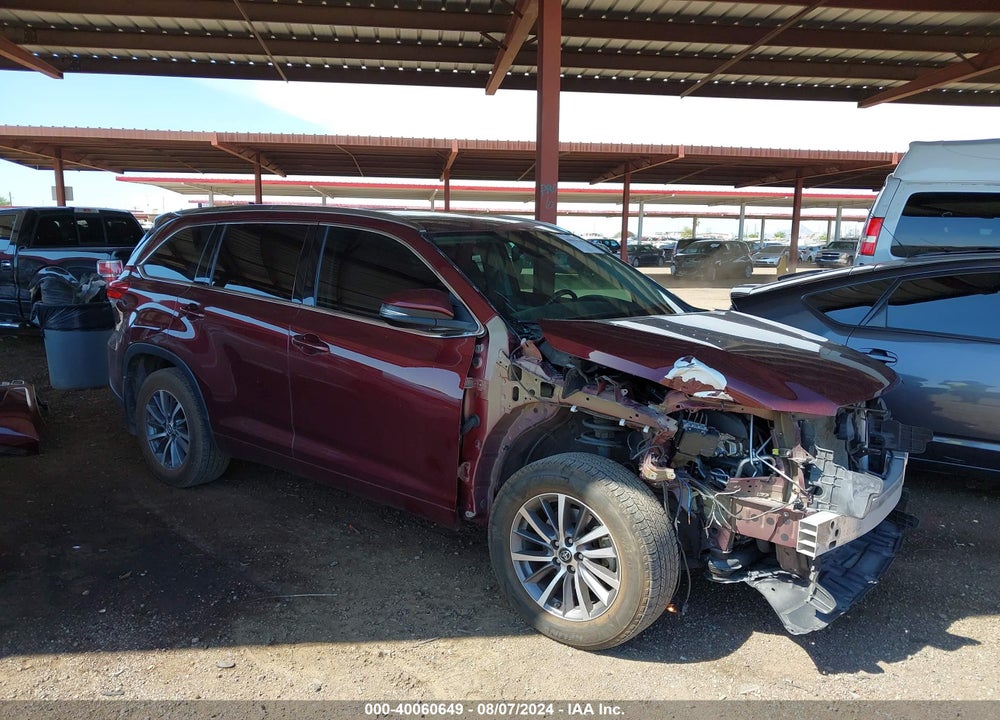 2018 TOYOTA HIGHLANDER XLE VIN: 5TDJZRFH7JS834311