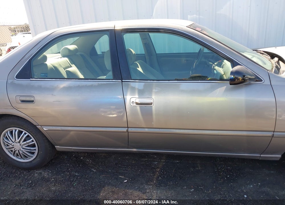 1999 TOYOTA CAMRY CE VIN: 4T1BG22K2XU452643