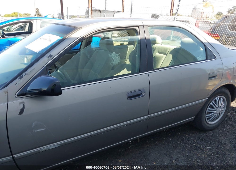 1999 TOYOTA CAMRY CE VIN: 4T1BG22K2XU452643
