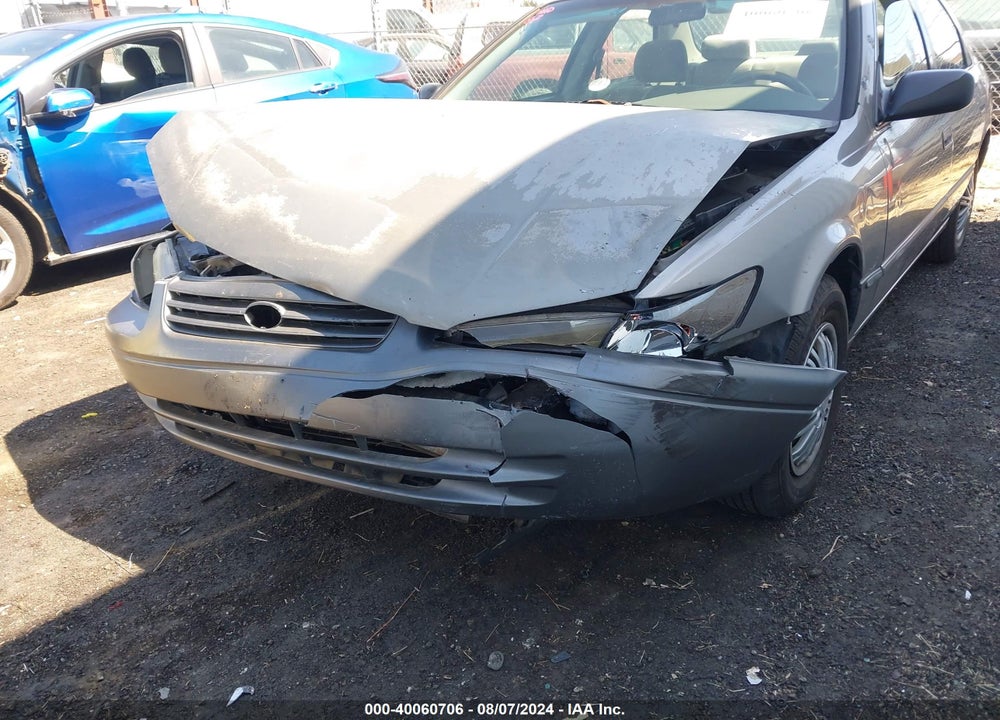 1999 TOYOTA CAMRY CE VIN: 4T1BG22K2XU452643