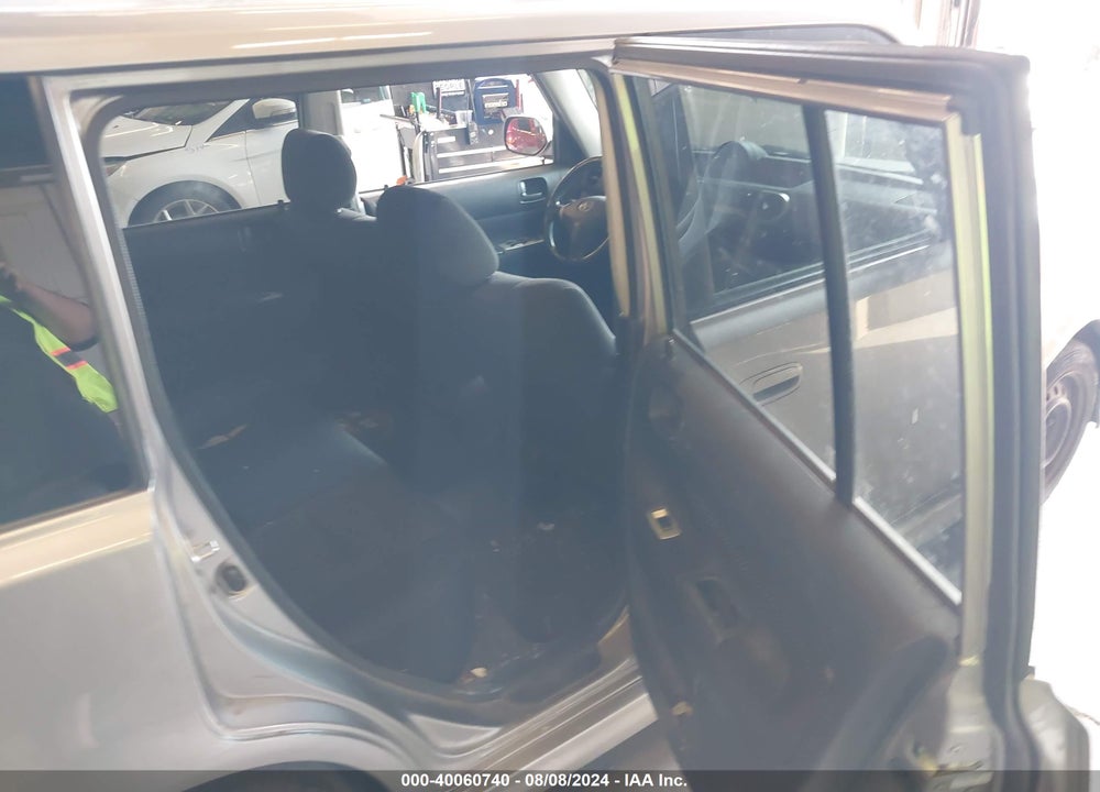 2006 SCION XB VIN: JTLKT324564032286