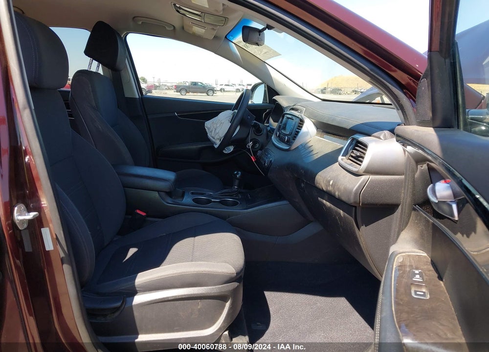 2017 KIA SORENTO 3.3L LX VIN: 5XYPGDA54HG335490