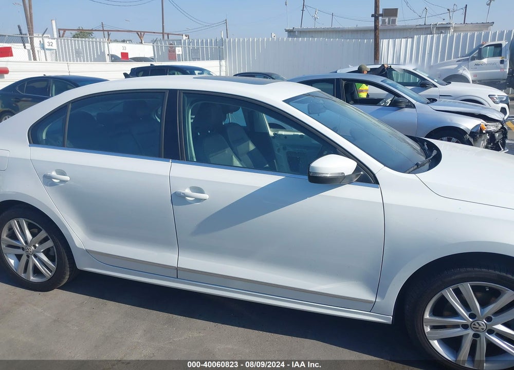 2017 VOLKSWAGEN JETTA 1.8T SEL/1.8T SEL PREMIUM VIN: 3VWL17AJ8HM407161