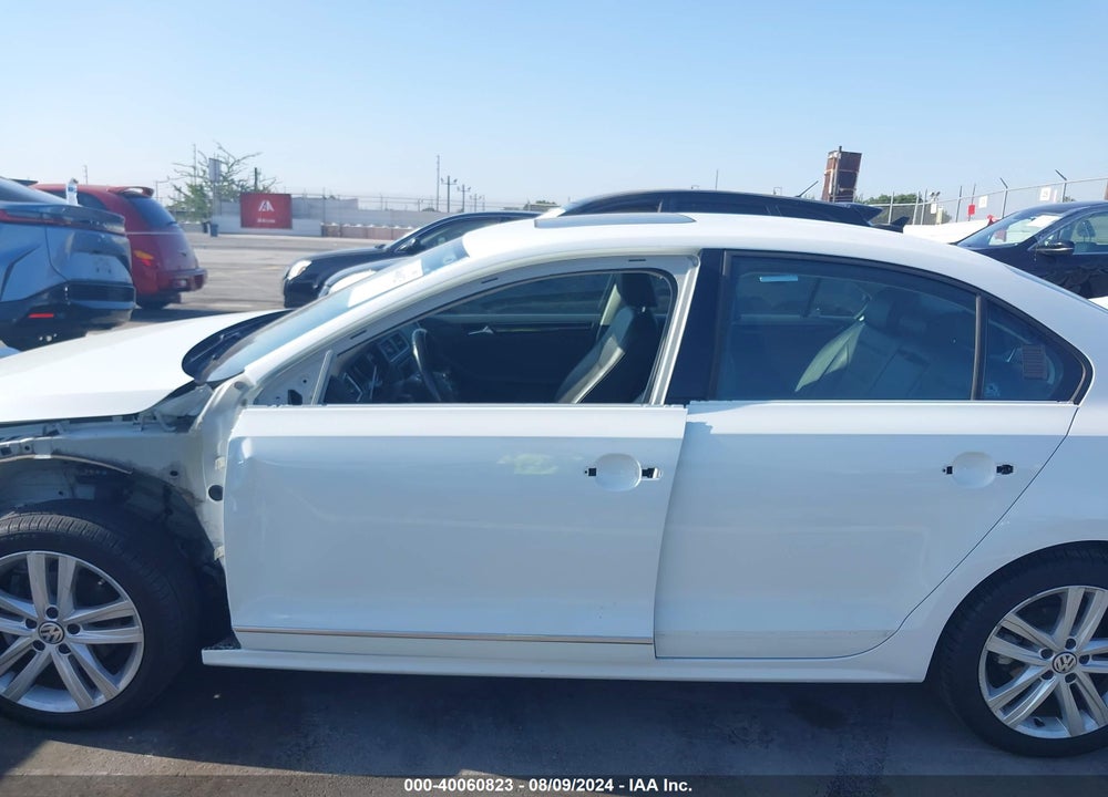 2017 VOLKSWAGEN JETTA 1.8T SEL/1.8T SEL PREMIUM VIN: 3VWL17AJ8HM407161