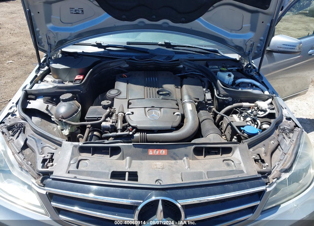 2014 MERCEDES-BENZ C 250 LUXURY/SPORT VIN: WDDGF4HB0ER311625