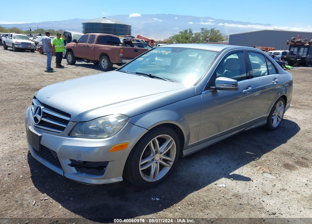 2014 MERCEDES-BENZ C 250 LUXURY/SPORT VIN: WDDGF4HB0ER311625