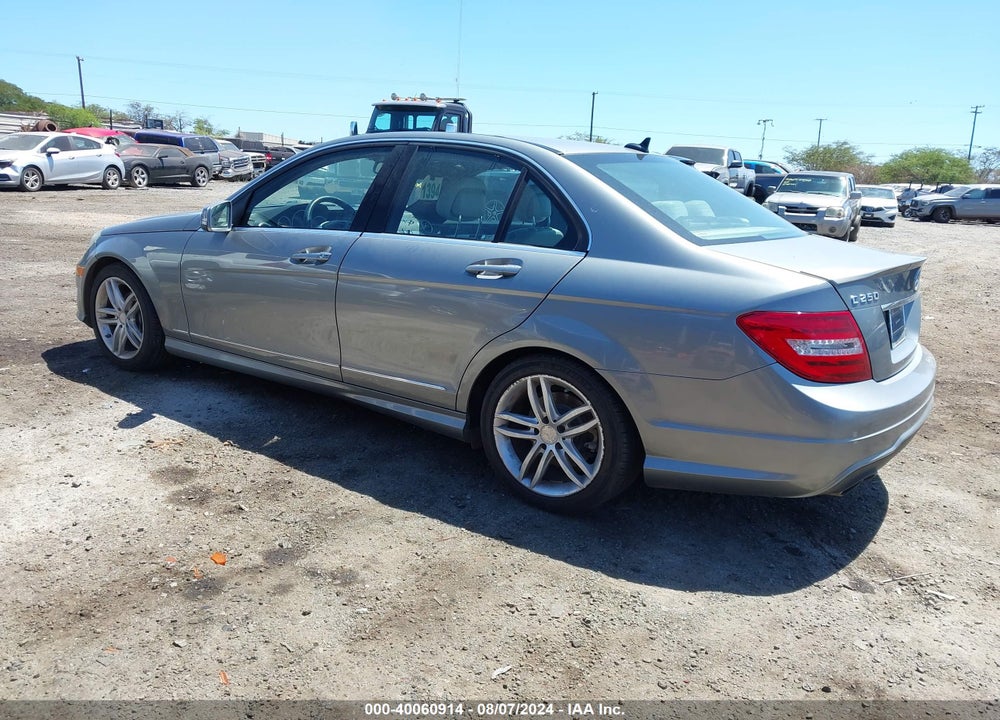 2014 MERCEDES-BENZ C 250 LUXURY/SPORT VIN: WDDGF4HB0ER311625
