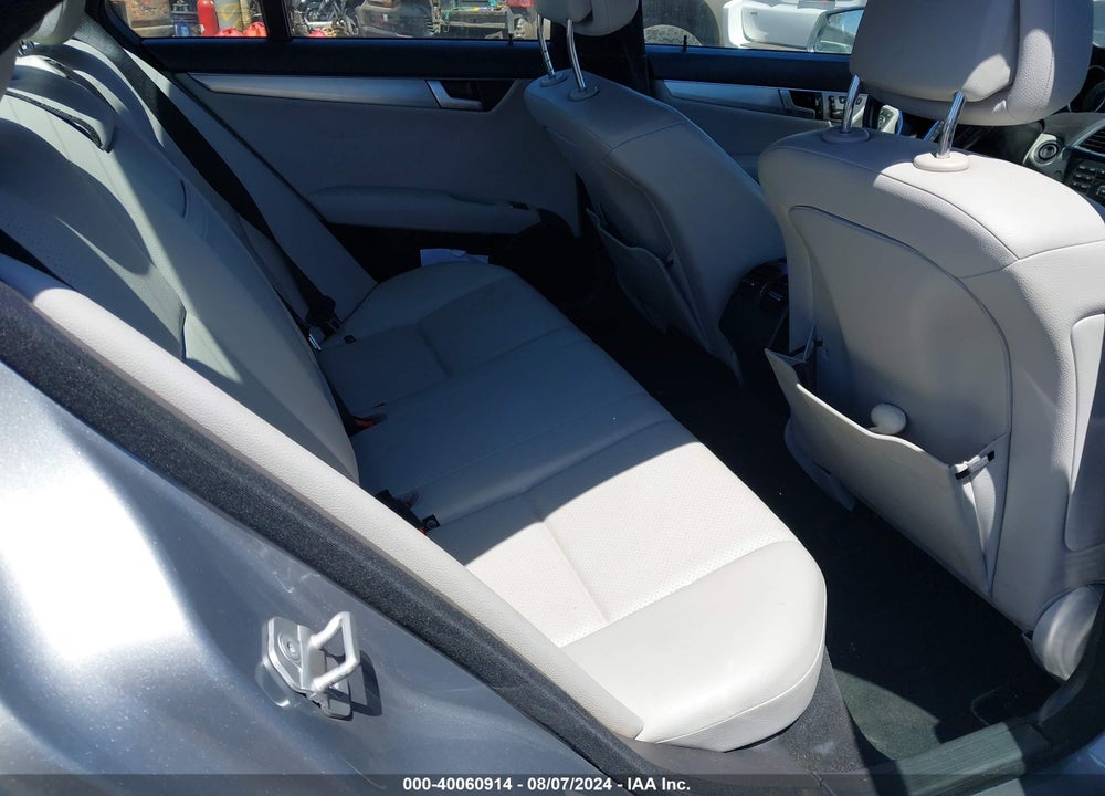 2014 MERCEDES-BENZ C 250 LUXURY/SPORT VIN: WDDGF4HB0ER311625