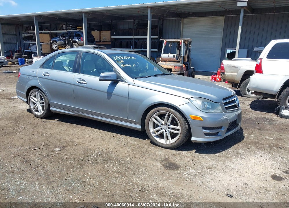 2014 MERCEDES-BENZ C 250 LUXURY/SPORT VIN: WDDGF4HB0ER311625