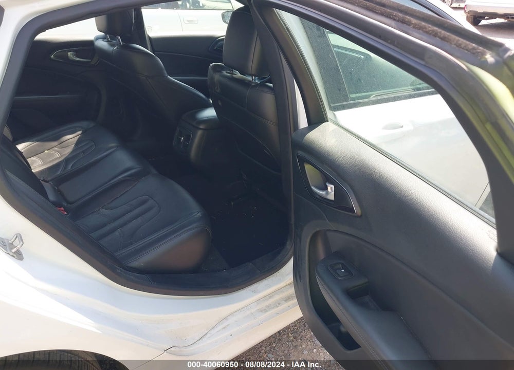 2015 CHRYSLER 200 S VIN: 1C3CCCBG4FN672451