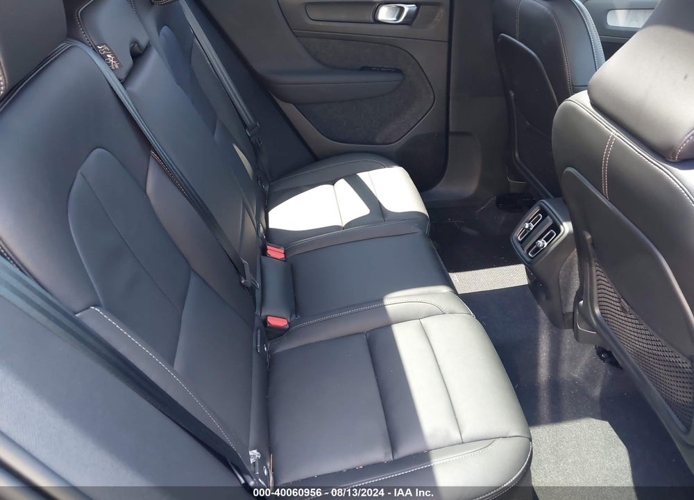 2024 VOLVO XC40 B5 PLUS DARK THEME VIN: YV4L12UL4R2288047