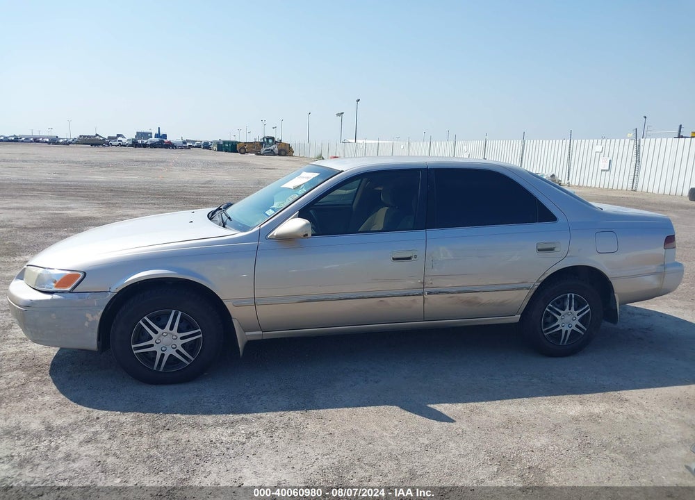 1999 TOYOTA CAMRY CE VIN: 4T1BG22K2XU416158