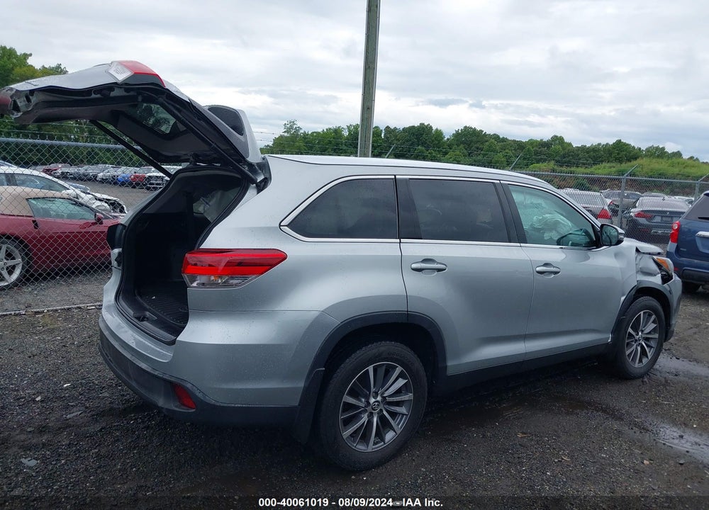 2019 TOYOTA HIGHLANDER XLE VIN: 5TDJZRFH1KS620352