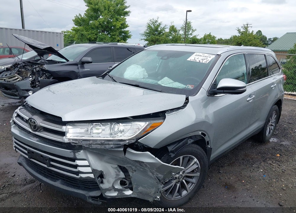 2019 TOYOTA HIGHLANDER XLE VIN: 5TDJZRFH1KS620352