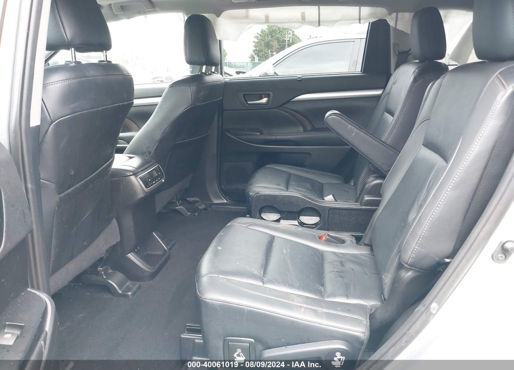 2019 TOYOTA HIGHLANDER XLE VIN: 5TDJZRFH1KS620352