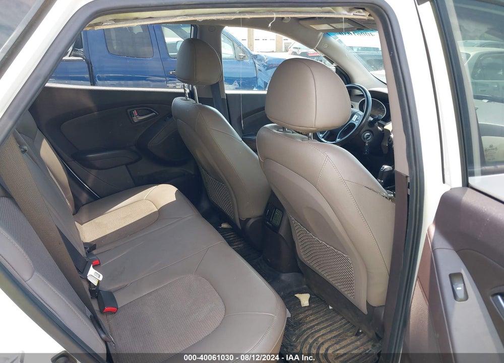 2014 HYUNDAI TUCSON SE VIN: KM8JU3AG1EU824154