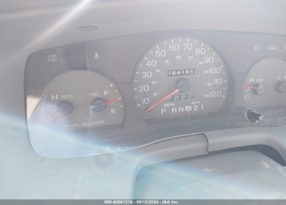1998 MERCURY GRAND MARQUIS VIN: 2MEFM74W7WX616289