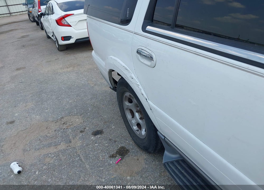 2002 LINCOLN NAVIGATOR VIN: 5LMEU27R32LJ03417