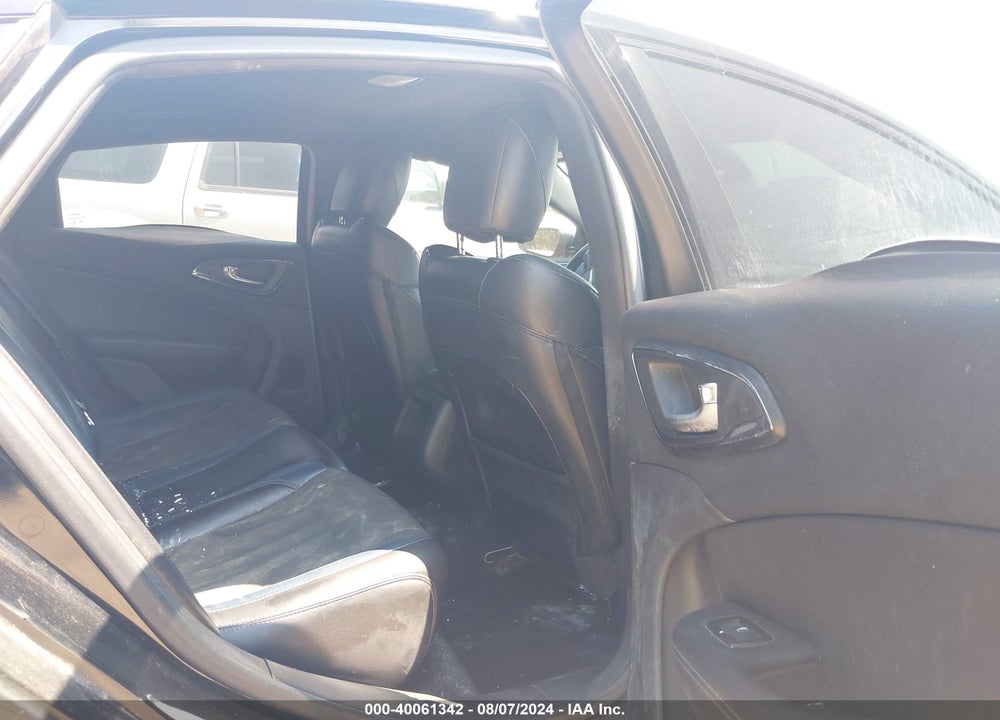 2015 CHRYSLER 200 S VIN: 1C3CCCBB0FN590527
