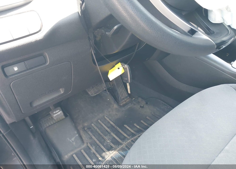 2017 KIA SORENTO 3.3L LX VIN: 5XYPGDA54HG325042
