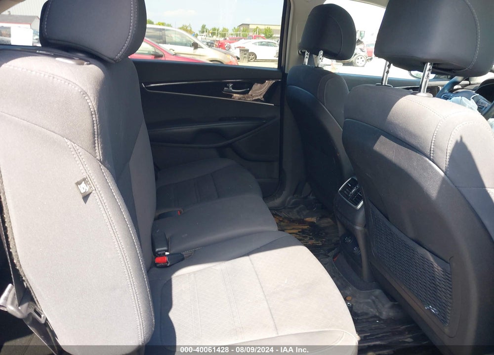 2017 KIA SORENTO 3.3L LX VIN: 5XYPGDA54HG325042