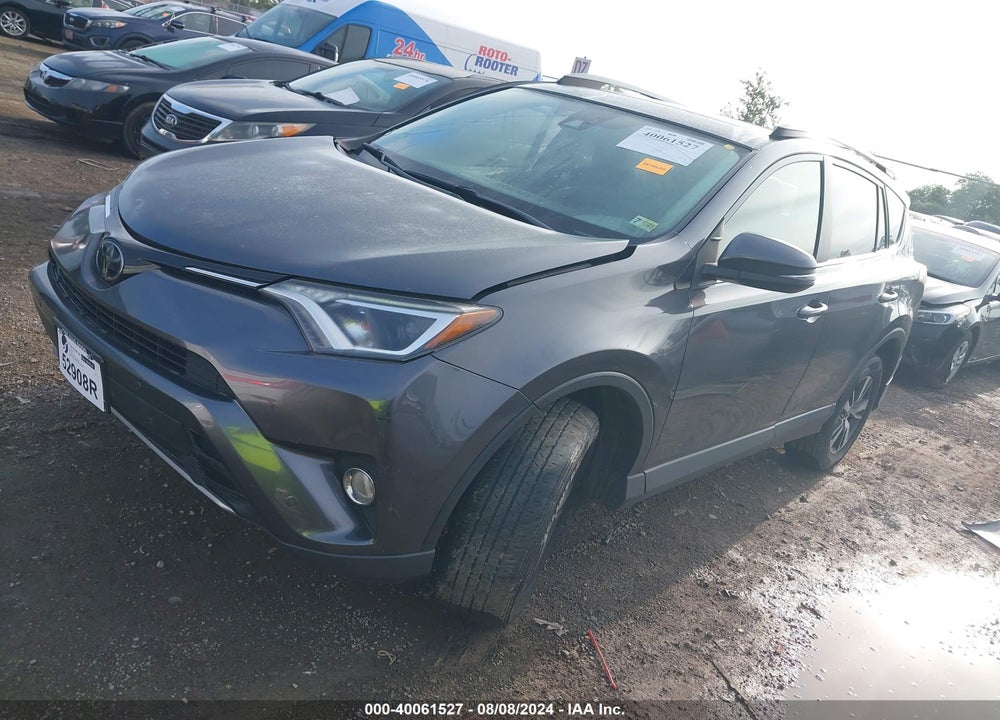 2018 TOYOTA RAV4 XLE VIN: JTMRFREV7JD252238