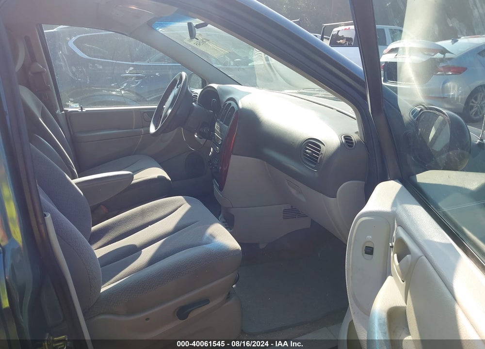 2005 CHRYSLER TOWN & COUNTRY VIN: 1C4GP45R15B441138