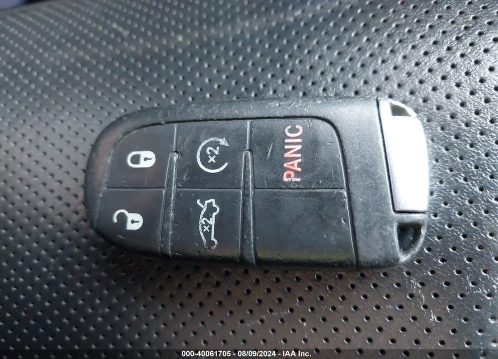 2016 CHRYSLER 300C VIN: 2C3CCAKG2GH192326
