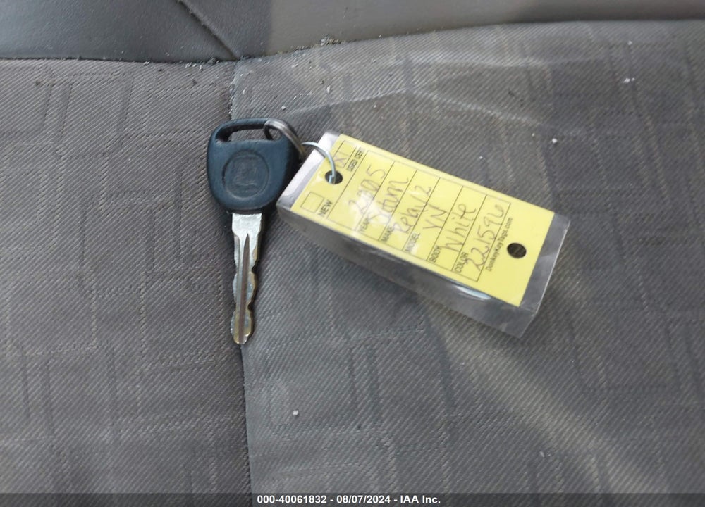 2005 SATURN RELAY VIN: 5GZDV03L15D221596