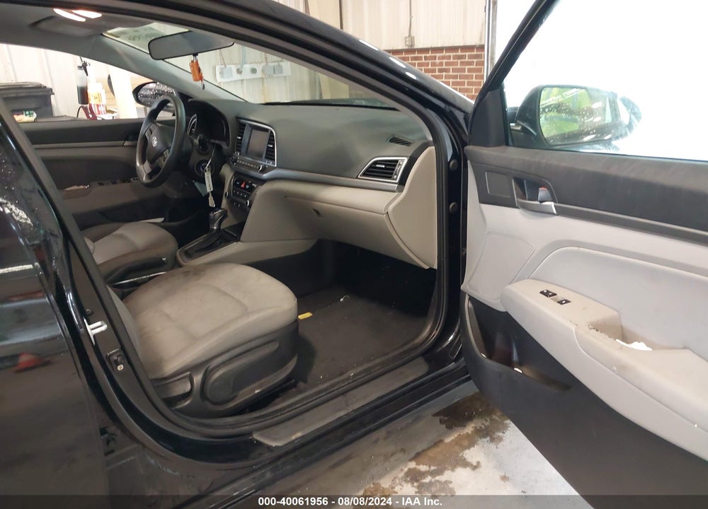 2017 HYUNDAI ELANTRA SE VIN: KMHD84LF0HU060412