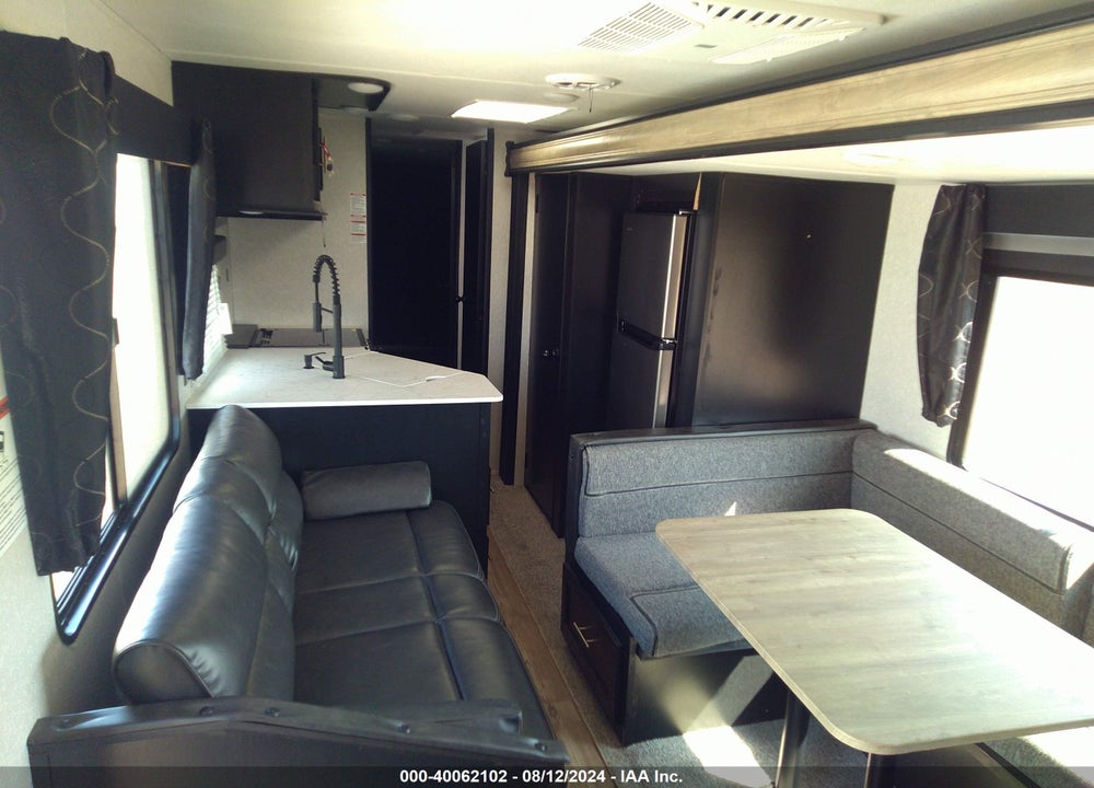 2022 FOREST RIVER GREY WOLF VIN: 4X4TCKE25NX157865