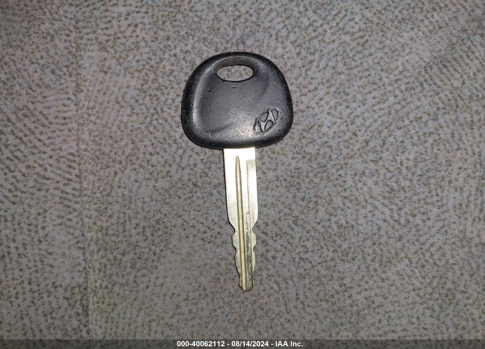 2002 HYUNDAI ELANTRA GLS VIN: KMHDN45D12U464329
