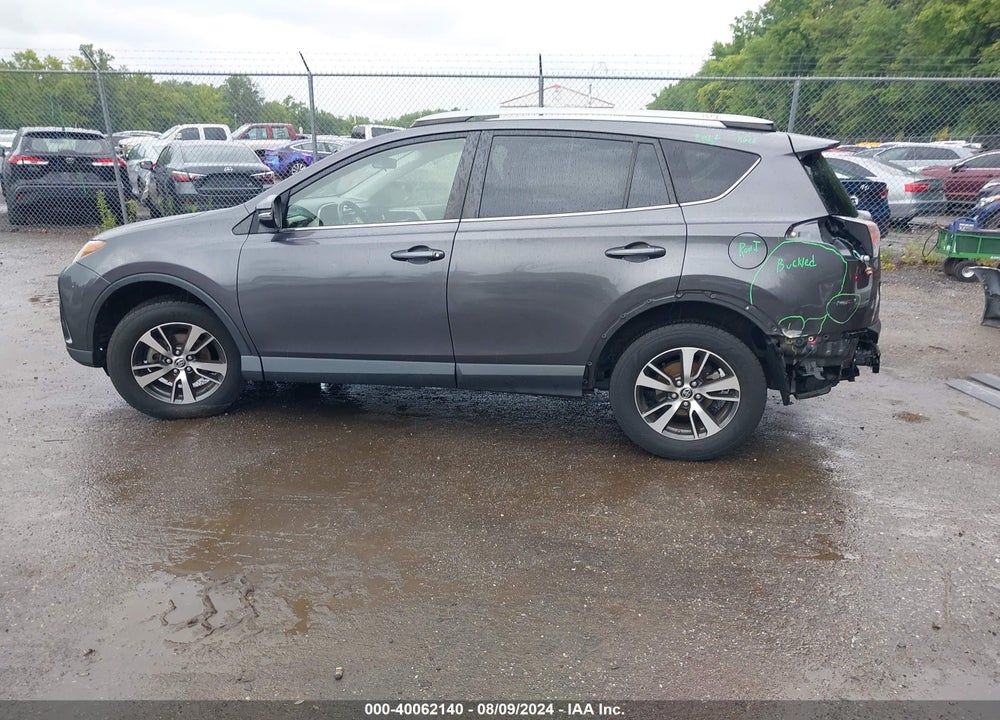 2017 TOYOTA RAV4 XLE VIN: JTMRFREV1HJ142278