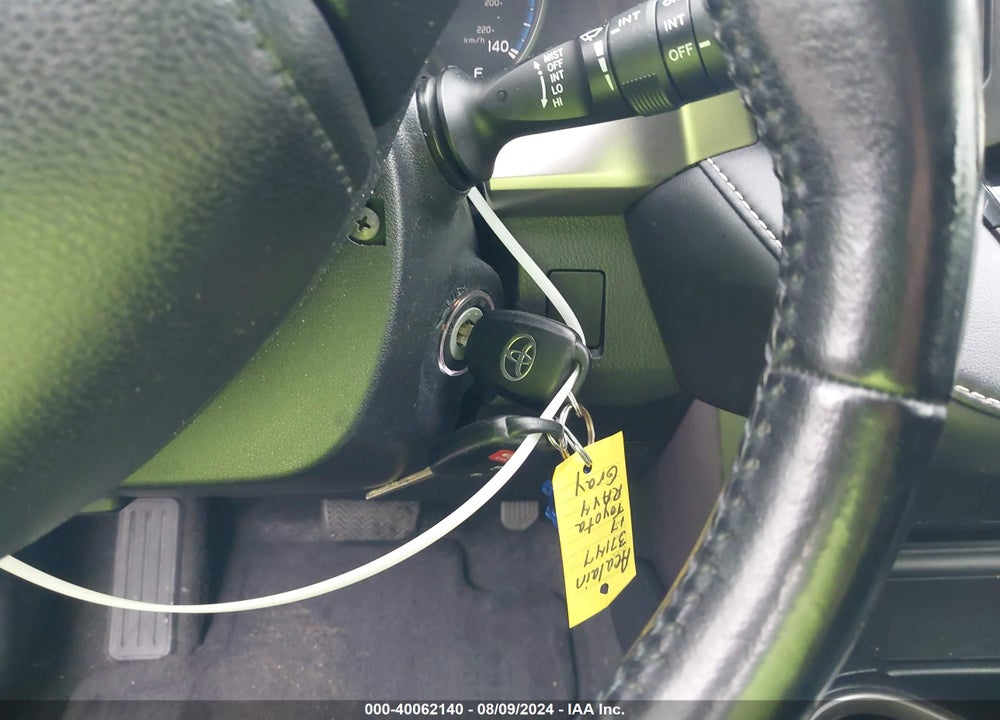 2017 TOYOTA RAV4 XLE VIN: JTMRFREV1HJ142278