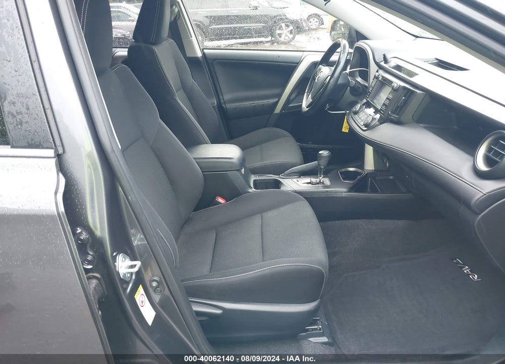 2017 TOYOTA RAV4 XLE VIN: JTMRFREV1HJ142278