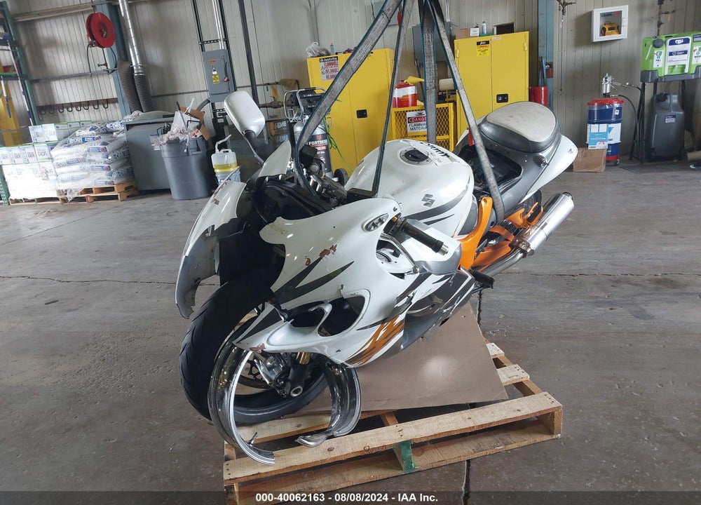 2006 SUZUKI GSX1300 R VIN: JS1GW71A262112495
