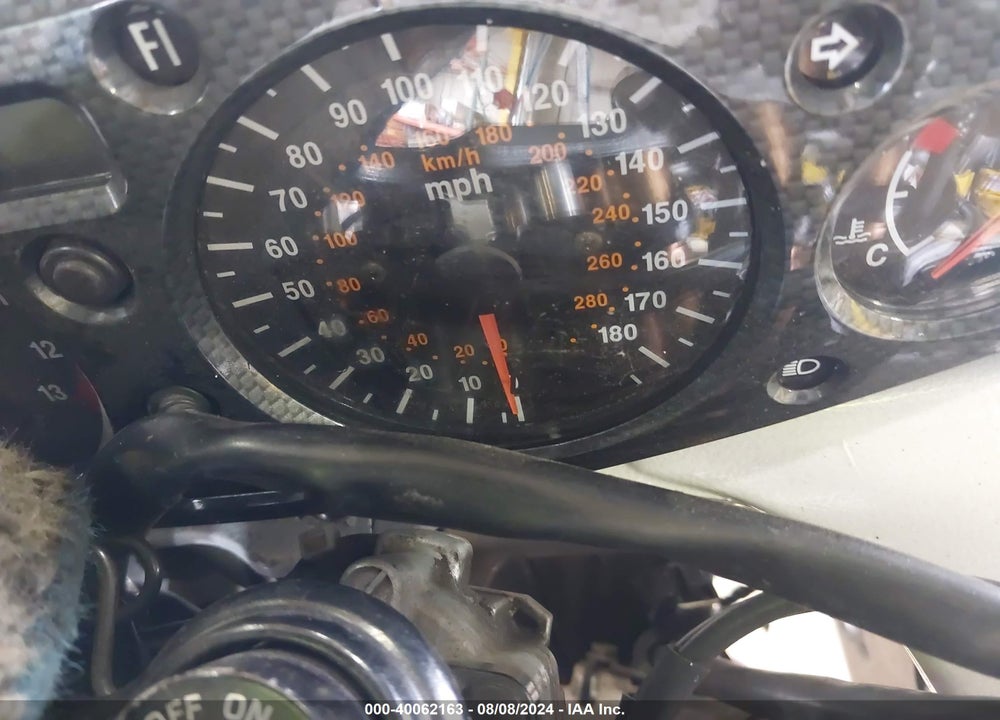 2006 SUZUKI GSX1300 R VIN: JS1GW71A262112495