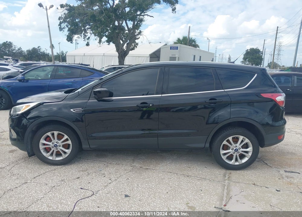 2017 FORD ESCAPE SE VIN: 1FMCU9GD3HUB27386