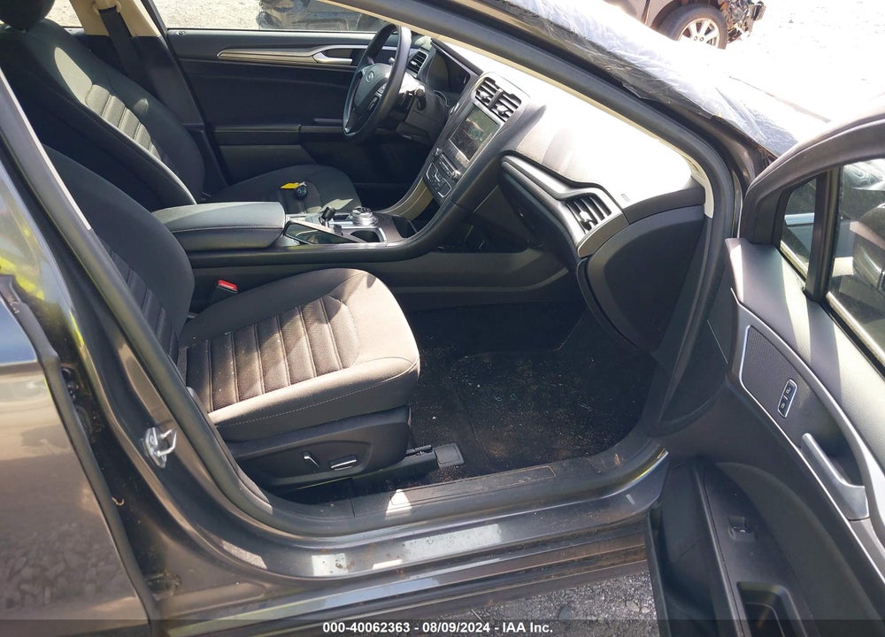 2018 FORD FUSION SE VIN: 3FA6P0HD1JR195613