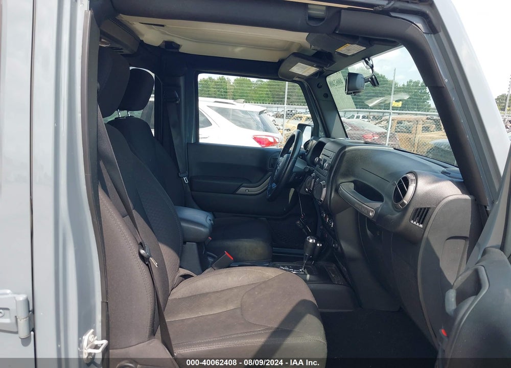 2015 JEEP WRANGLER UNLIMITED SPORT VIN: 1C4BJWDG0FL586223
