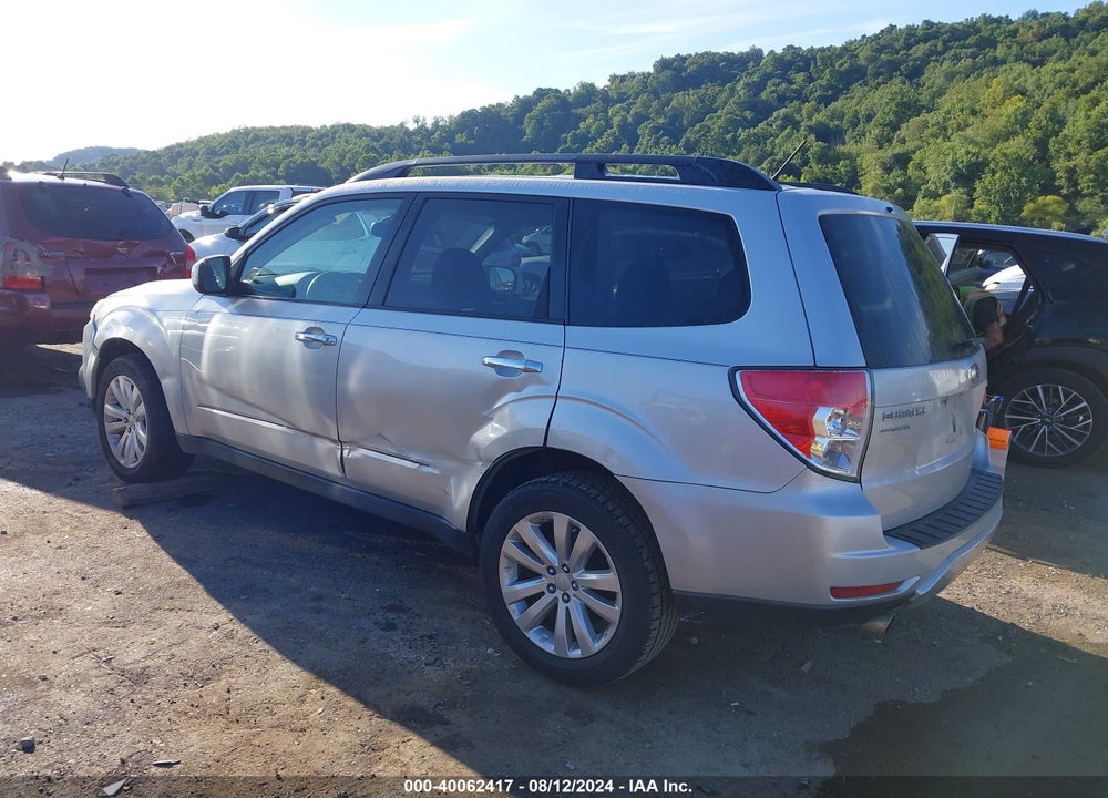2011 SUBARU FORESTER 2.5X PREMIUM VIN: JF2SHBDC8BH726132